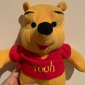 Vintage 80/90s Pooh plushie